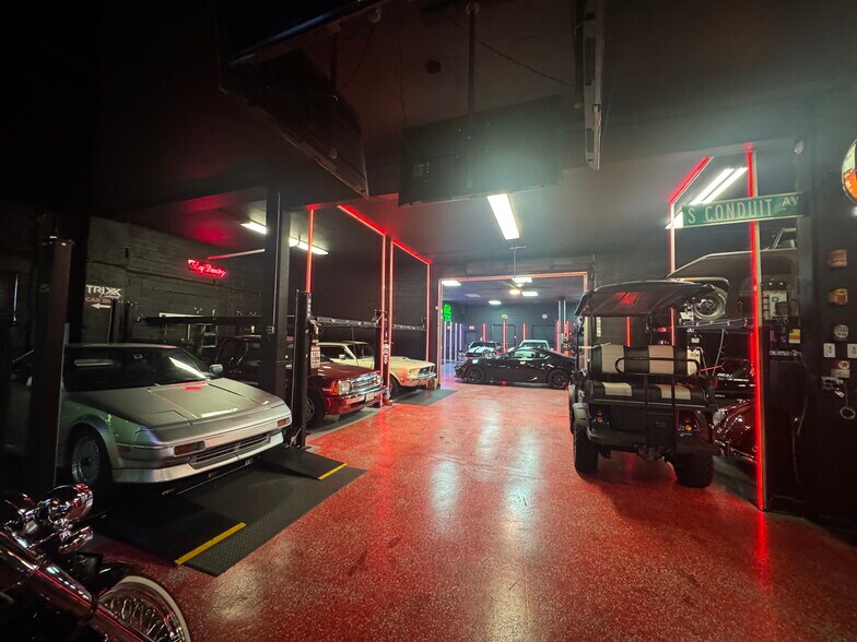 More Photos Of 41 Degnon Blvd, Bay Shore Manufacturing For Sale
