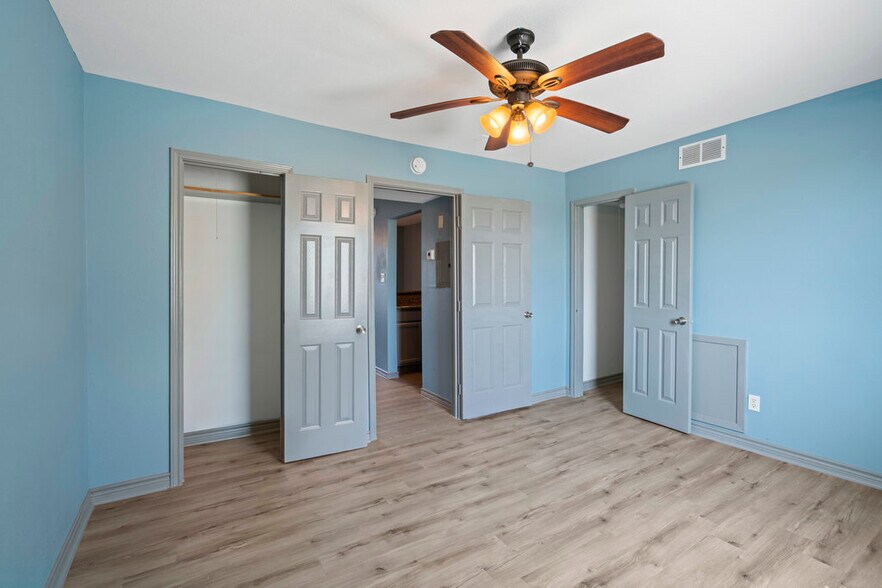 More Photos Of 610 Ferry Rd, Galveston Apartments For Sale