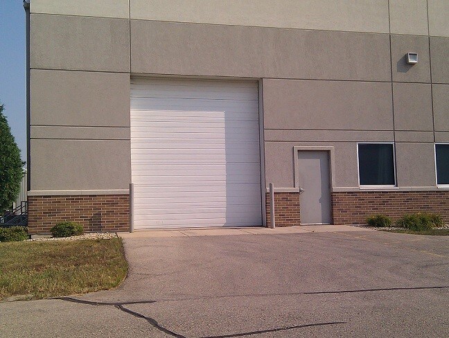 More Photos Of 1914 Wright St, Madison Flex For Lease