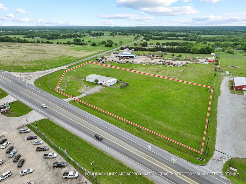 More Photos Of 3301 S State Highway 121, Bonham Showroom For Sale