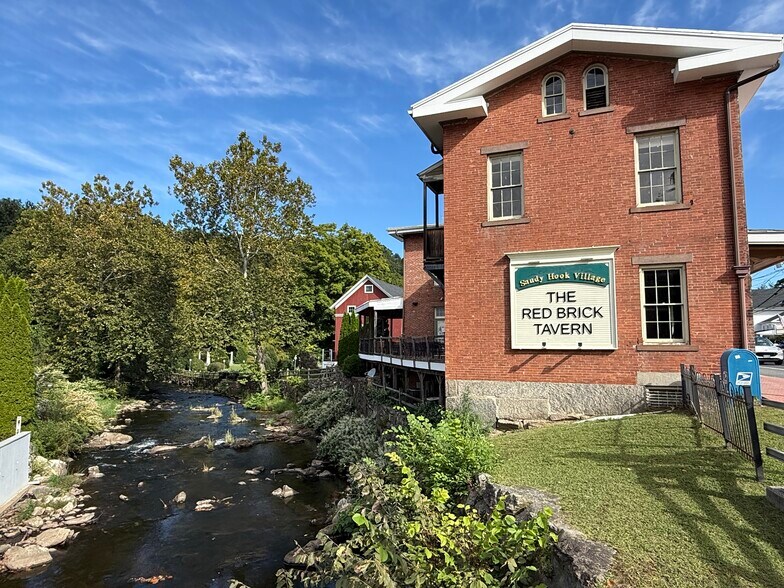 More Photos Of 5 Riverside Rd, Sandy Hook Medical For Sale
