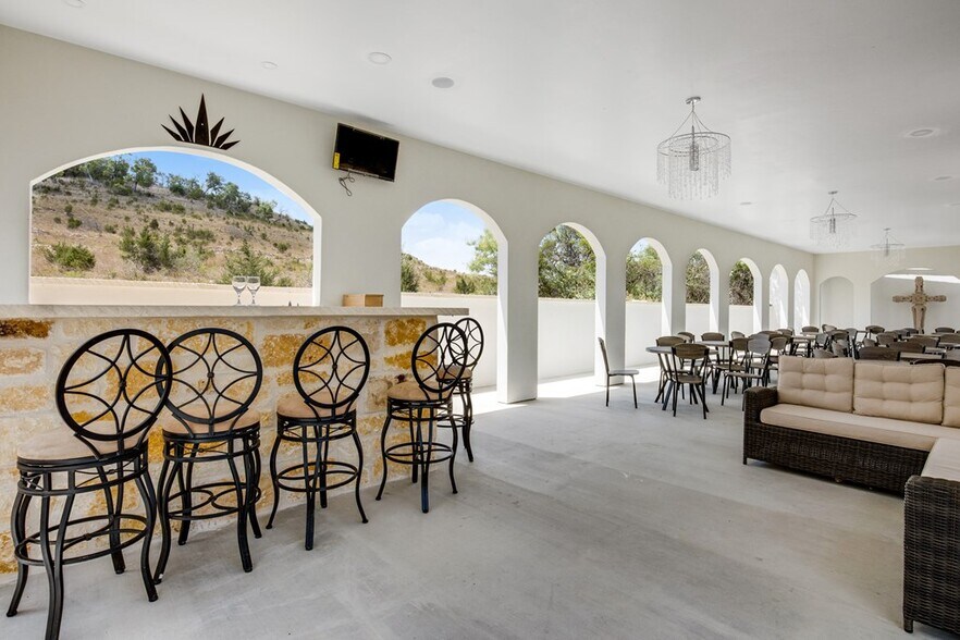 More Photos Of 2565 N State Highway 16, Fredericksburg Specialty For Sale