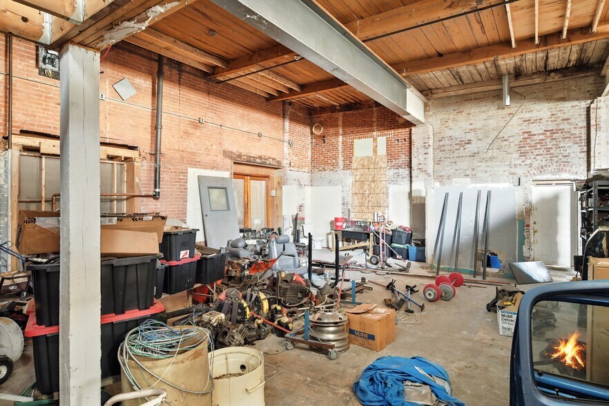 More Photos Of 285 Elm St, Westfield Storefront Retail Residential For Sale