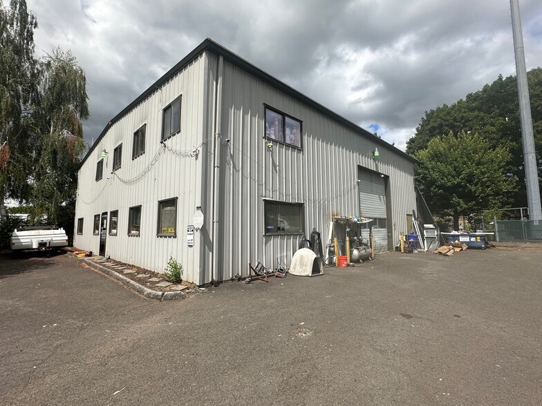 Primary Photo Of 17437 SE Kendall Ct, Portland Warehouse For Sale