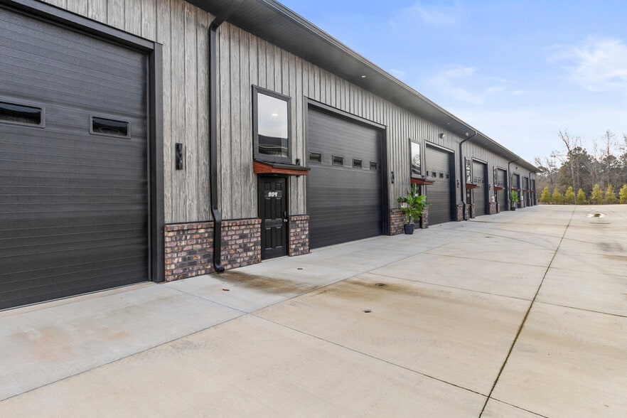 More Photos Of 144 McCrary Rd, Mooresville Flex For Sale