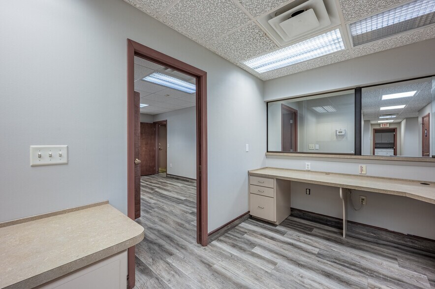 More Photos Of 801 N Bay st, Eustis Medical For Sale