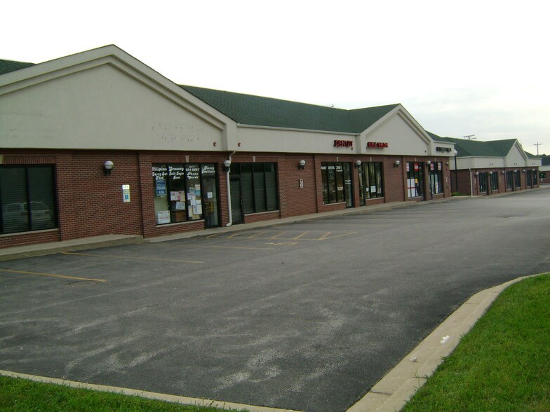 More Photos Of 104-128 Eastgate Dr, Algonquin Unknown For Lease