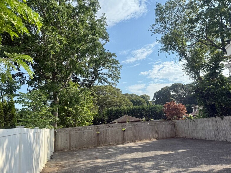 More Photos Of 774 Townline Rd, Hauppauge Flex For Sale