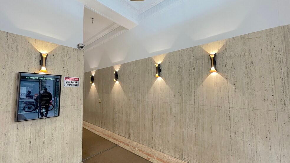 More Photos Of 42 W 38th St, New York Office For Lease