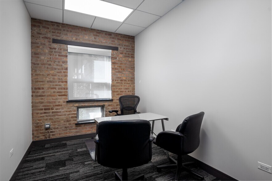 More Photos Of 6127 S University Ave, Chicago Coworking Space