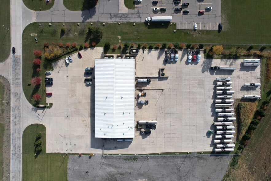 More Photos Of 1878 Frenchtown Center Dr, Monroe Truck Terminal For Lease