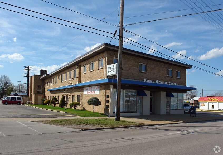 Primary Photo Of 5500 Ridge Rd, Parma Medical For Sale