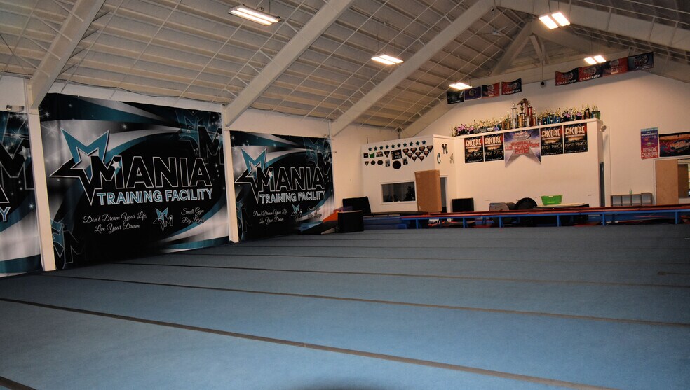 More Photos Of 24 Holt Dr, Stony Point Self Storage For Lease