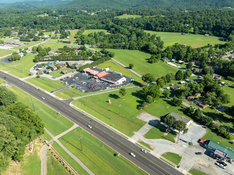 More Photos Of 8123 E Lamar Alexander Pky, Townsend Restaurant For Sale