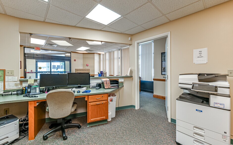 More Photos Of 508-512 N Jefferson st, New Castle Medical For Sale