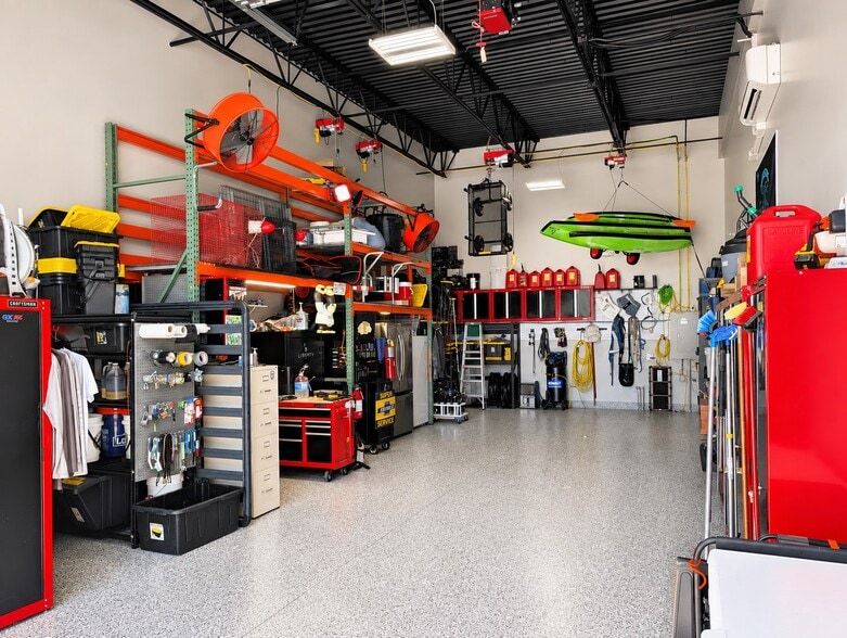 More Photos Of 4276 Bonita Beach Rd, Bonita Springs Self Storage For Sale