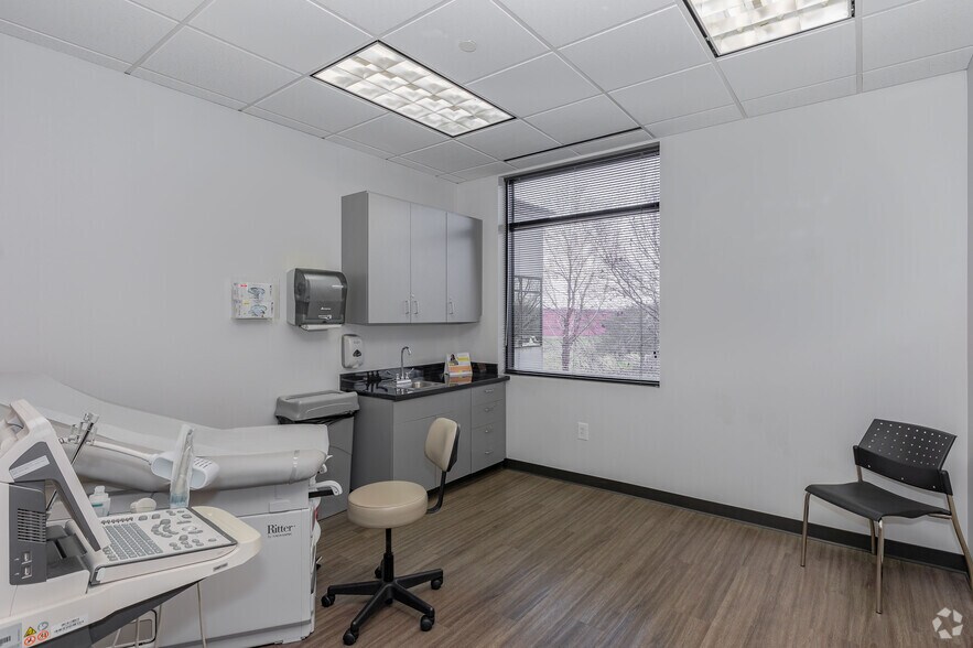 More Photos Of 12300 Dundee Ct, Cypress Unknown For Lease