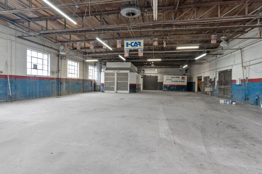 More Photos Of 1811 Memorial Ave, Lynchburg Storefront For Lease