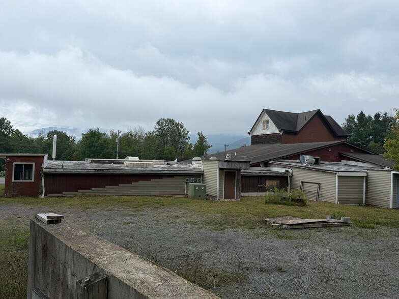 More Photos Of 6550 Rt-23a, Tannersville Specialty For Sale