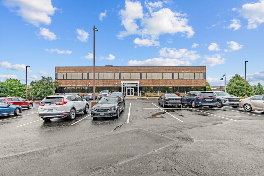 More Photos Of 2775 Blue Water Rd, Eagan Office For Sale