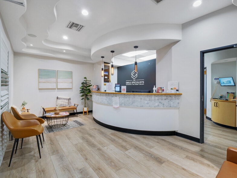 More Photos Of 19100 Ventura Blvd, Tarzana Storefront Retail Office For Sale