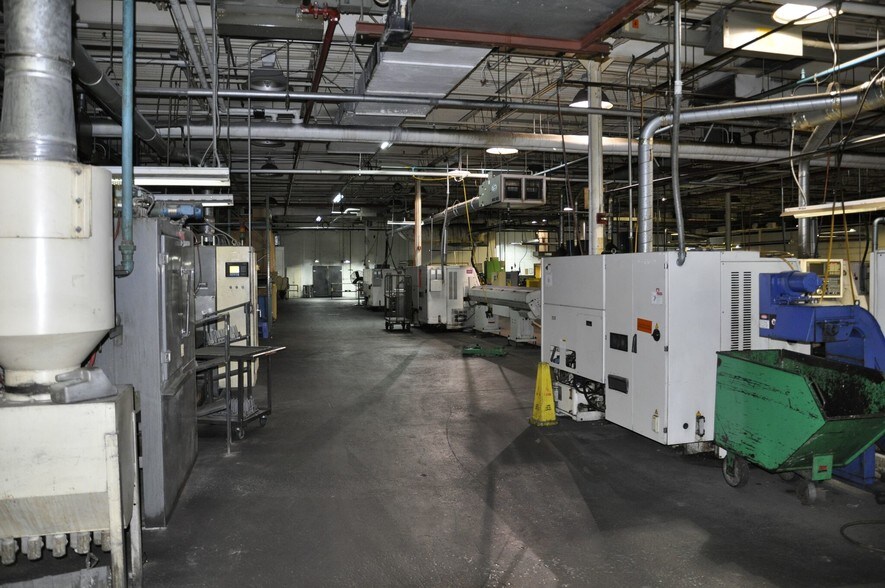 More Photos Of 2903 Lee Ave, Sanford Manufacturing For Sale