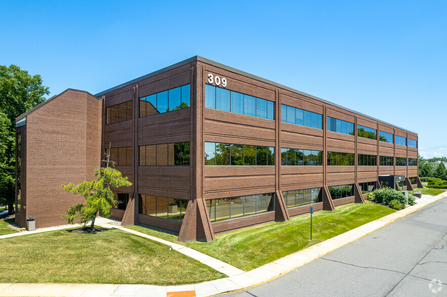 Primary Photo Of 309 Fellowship Rd, Mount Laurel Coworking Space