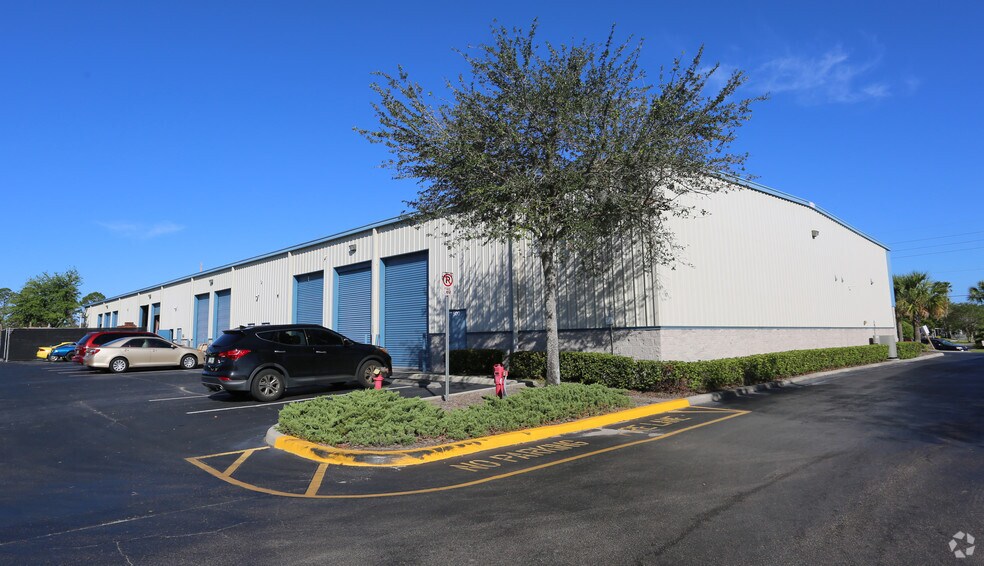 More Photos Of 6124 Hanging Moss Rd, Orlando Unknown For Lease