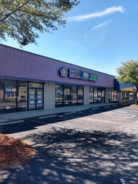 More Photos Of 1727 E Busch Blvd, Tampa Storefront For Lease