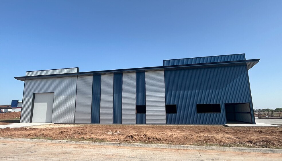More Photos Of 617 NW 124th st, Oklahoma City Warehouse For Lease