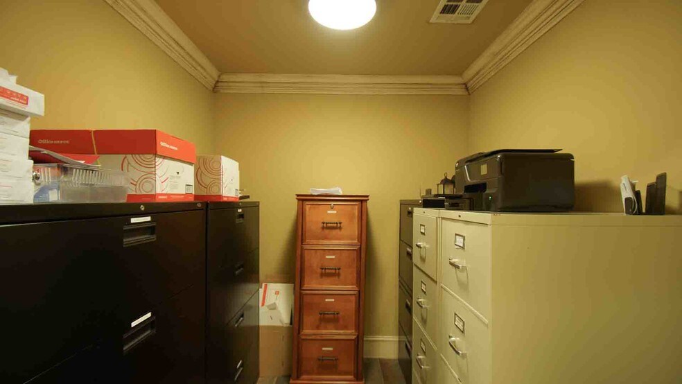 More Photos Of 14909 N Kelly Ave, Edmond Loft Creative Space For Lease