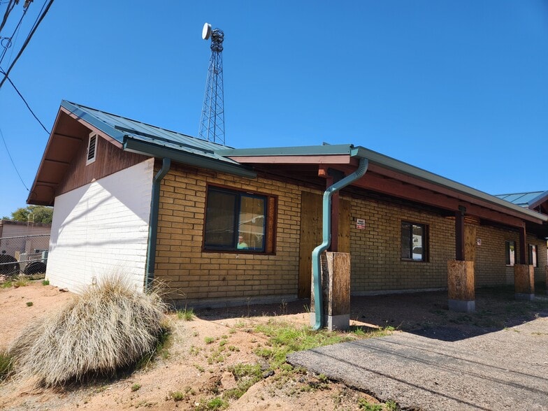 More Photos Of 704 S Meadow St, Payson Office For Sale