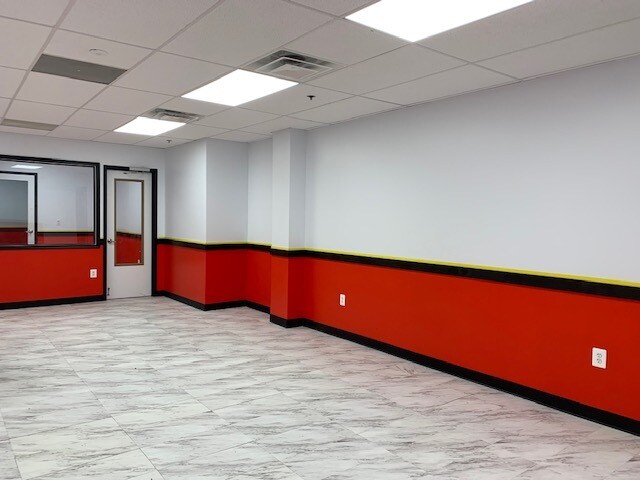 More Photos Of 12800 Middlebrook Rd, Germantown Office For Sale