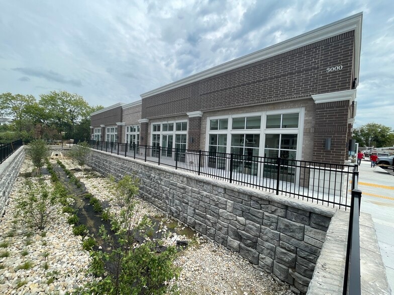 More Photos Of 0 Longpoint Way, Franklin Unknown For Lease