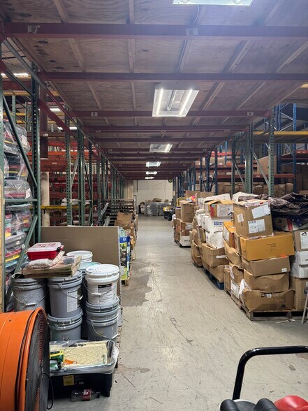 More Photos Of 280 W Central Blvd, Cape Canaveral Manufacturing For Sale