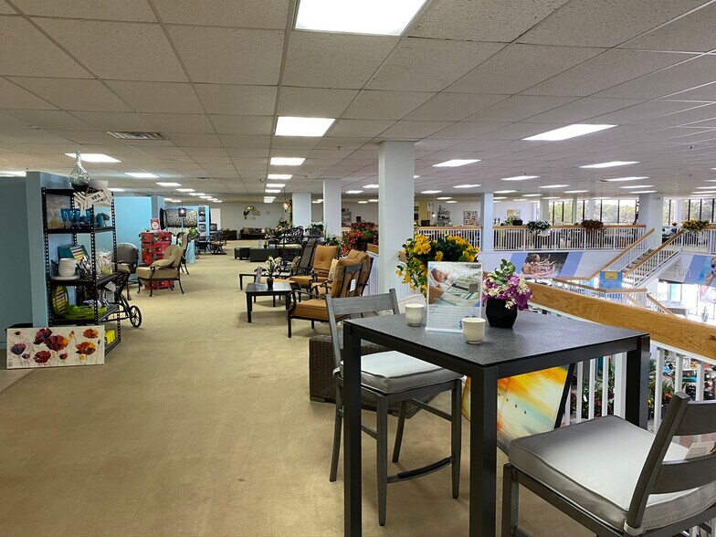 More Photos Of 2201 W Atlantic Blvd, Pompano Beach Showroom For Lease