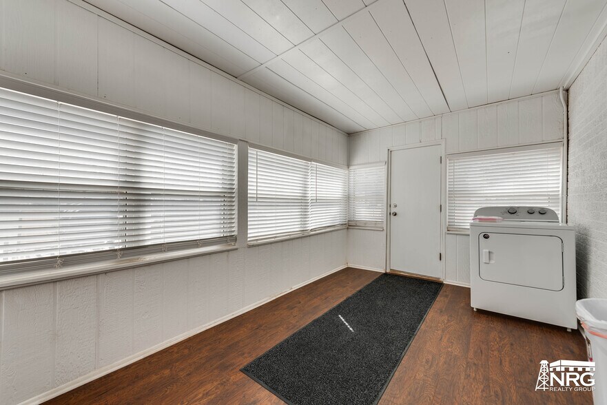 More Photos Of 5100 FM 715, Midland Warehouse For Sale