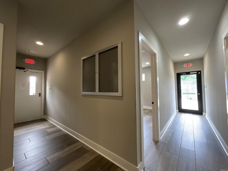 More Photos Of 1009 S Redmond Rd, Jacksonville Medical For Sale