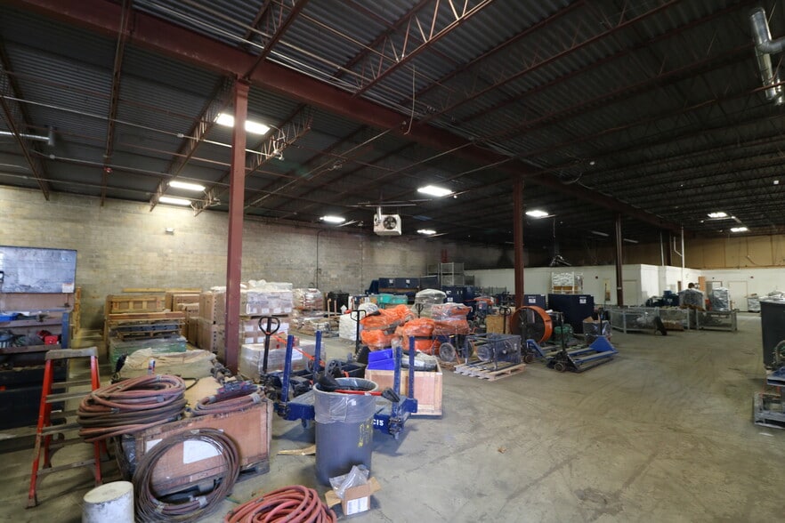 More Photos Of 1633 Republic Rd, Huntingdon Valley Warehouse For Sale