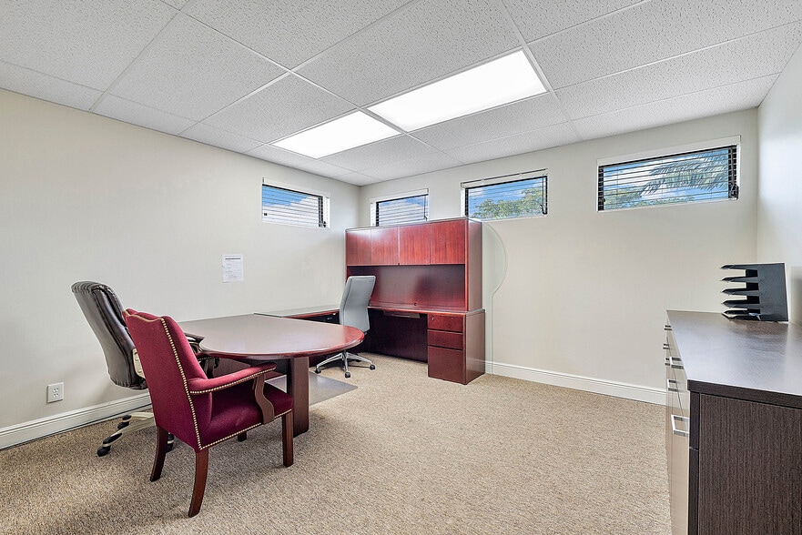 More Photos Of 2699 Stirling Rd, Fort Lauderdale Office For Sale