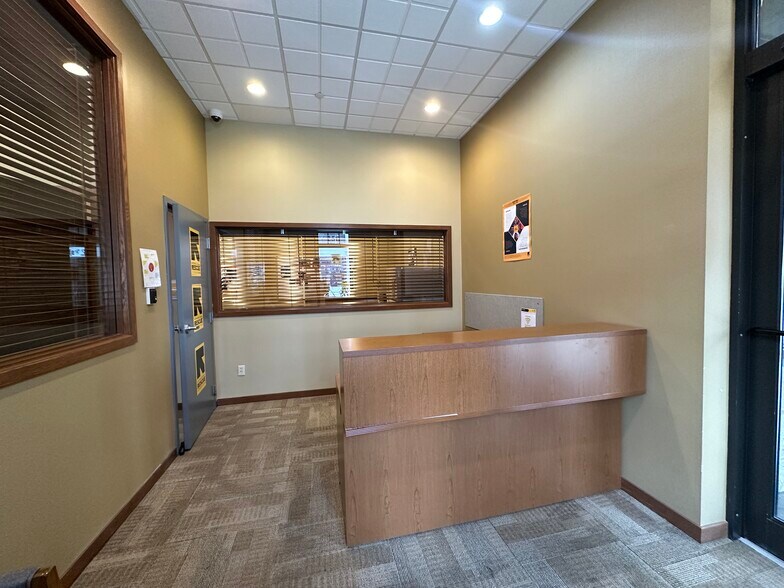 More Photos Of 250 E Court St, Iowa City Office For Sale