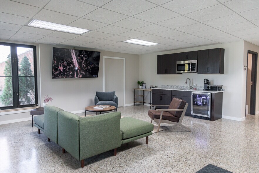 More Photos Of 810 Memorial Dr, Chilton Apartments For Sale