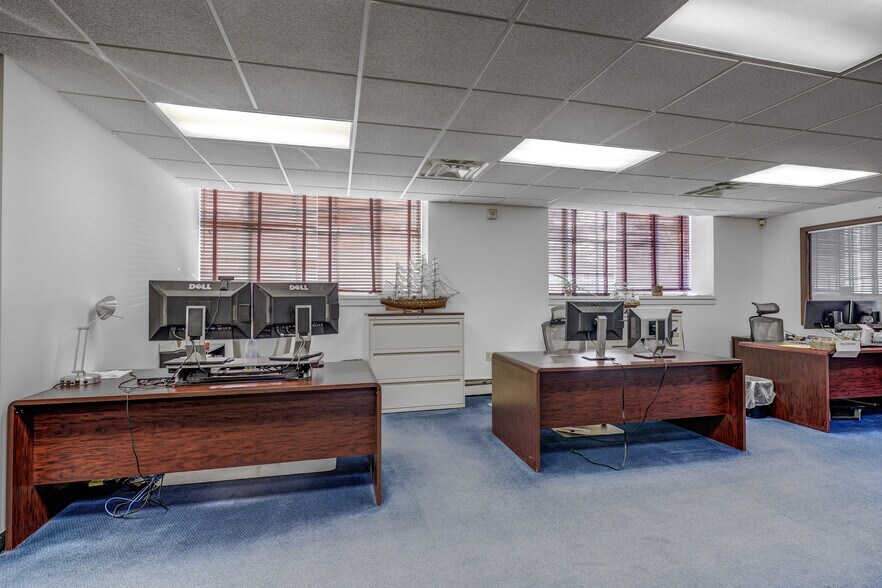 More Photos Of 145 Main St, Port Washington Office For Sale