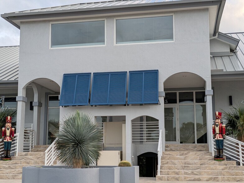 More Photos Of 10045 Overseas Hwy, Marathon Medical For Lease
