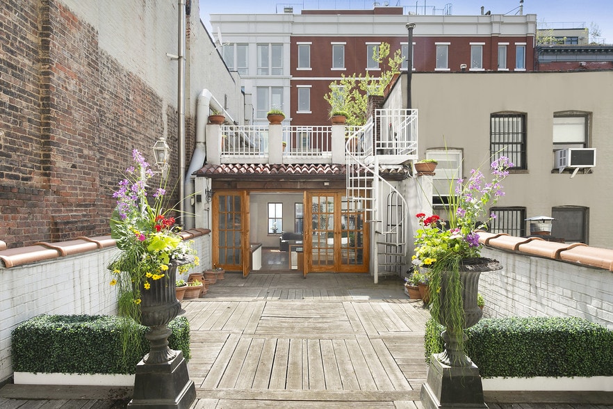 More Photos Of 53 Wooster St, New York Storefront Retail Residential For Lease