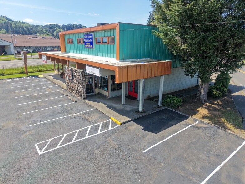 More Photos Of 2133 Winchester ave, Reedsport Freestanding For Sale