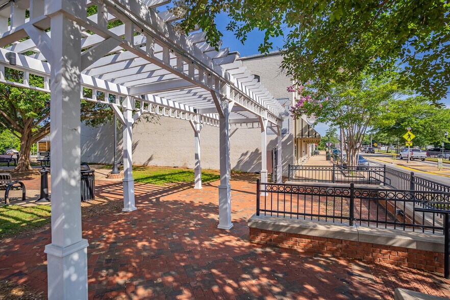 More Photos Of 3840 Highway 42, Locust Grove Restaurant For Lease