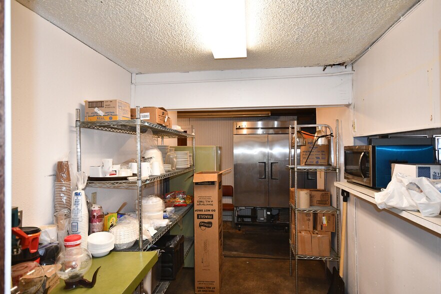 More Photos Of 2620 W 2nd St, The Dalles Restaurant For Sale