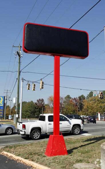 More Photos Of 9911 Three Chopt Rd, Richmond Convenience Store For Lease