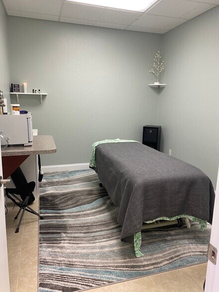 More Photos Of 15437 S US Highway 441, Summerfield Medical For Sale